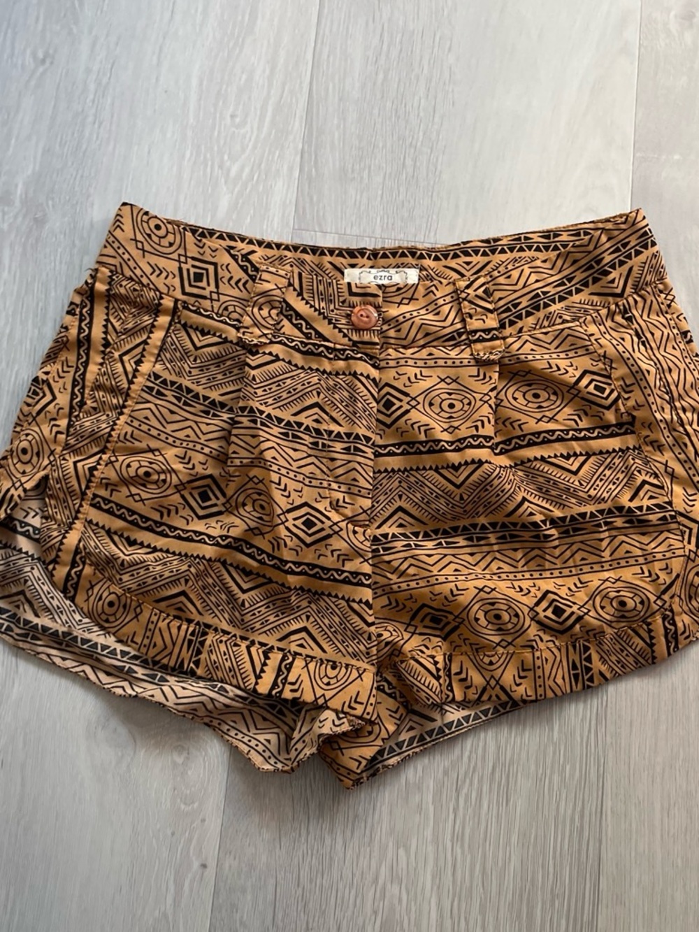 EZRA BROWN TRIBAL PRINT SHORTS PLEATED FRONT WOMENS SMALL